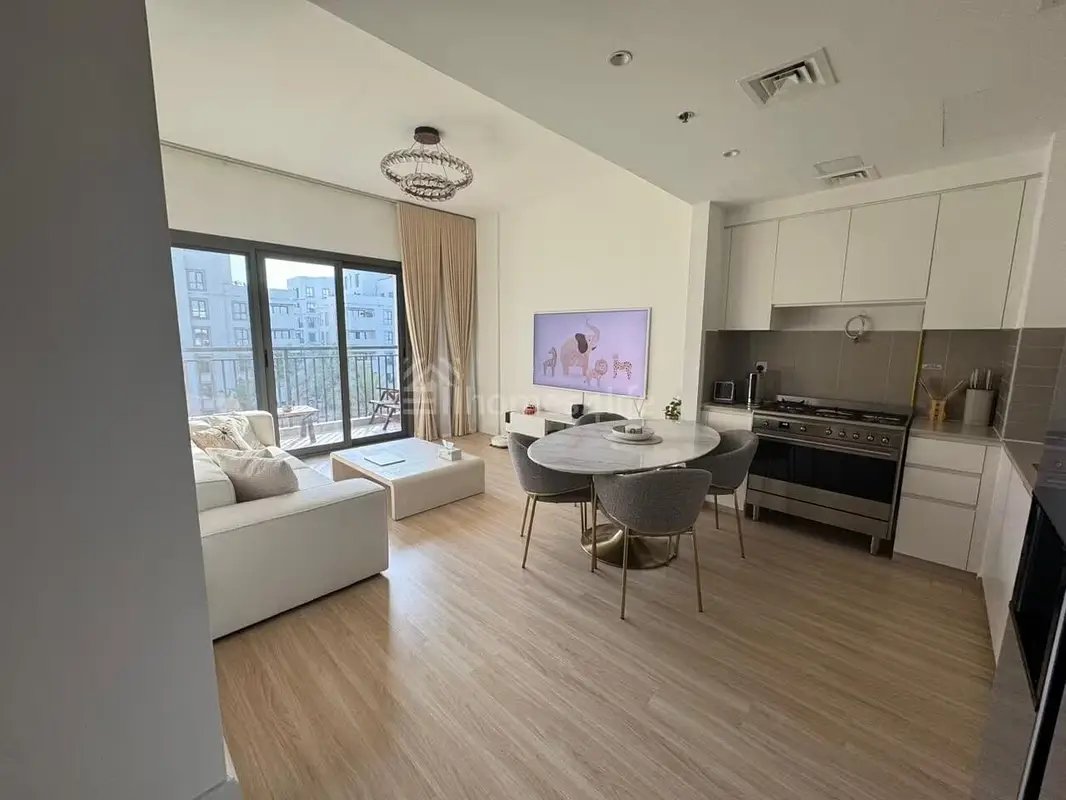 2-bedroom freehold apartment in Town Square — photo 3 of 5