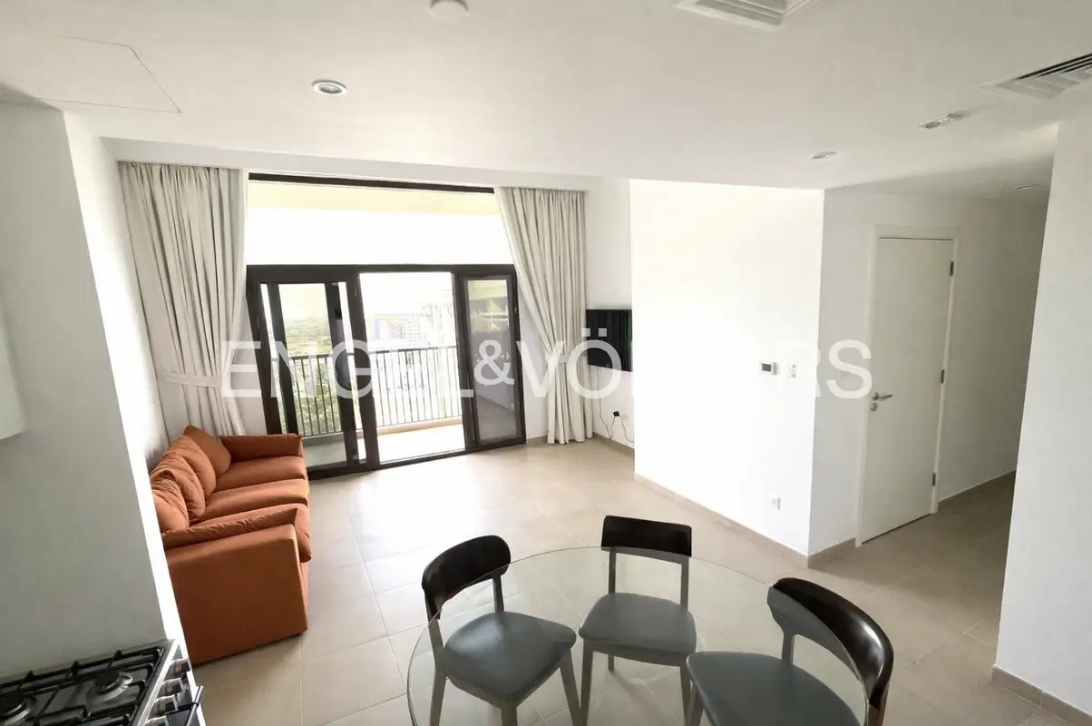 2-bedroom freehold apartment in Town Square — photo 3 of 5