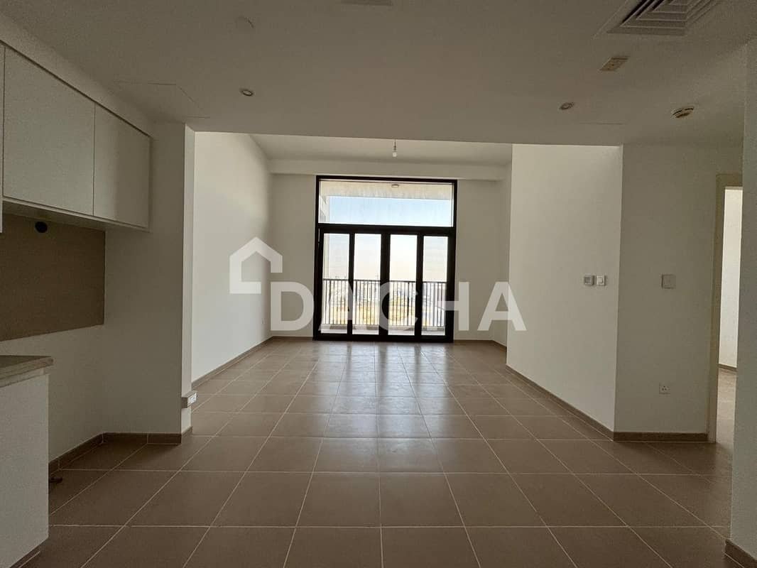 2-bedroom freehold apartment in Town Square — photo 1 of 5