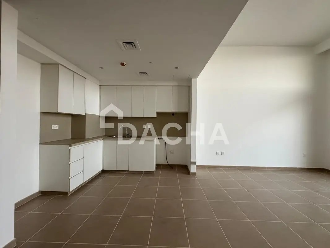 2-bedroom freehold apartment in Town Square — photo 3 of 5