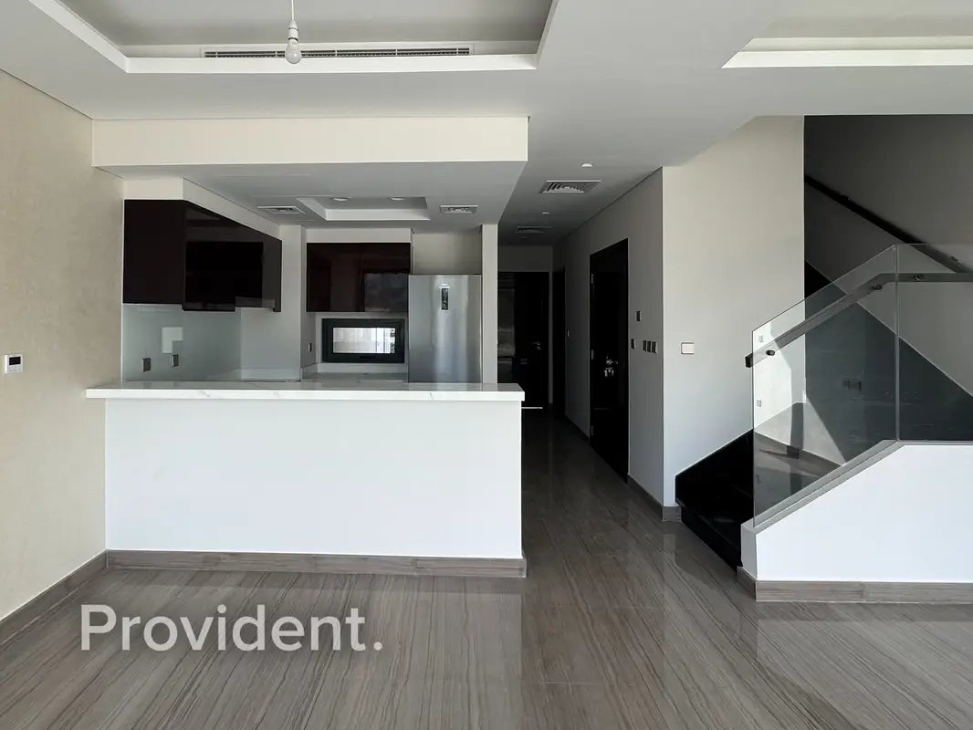 4-bedroom freehold villa in DAMAC Hills — photo 4 of 4
