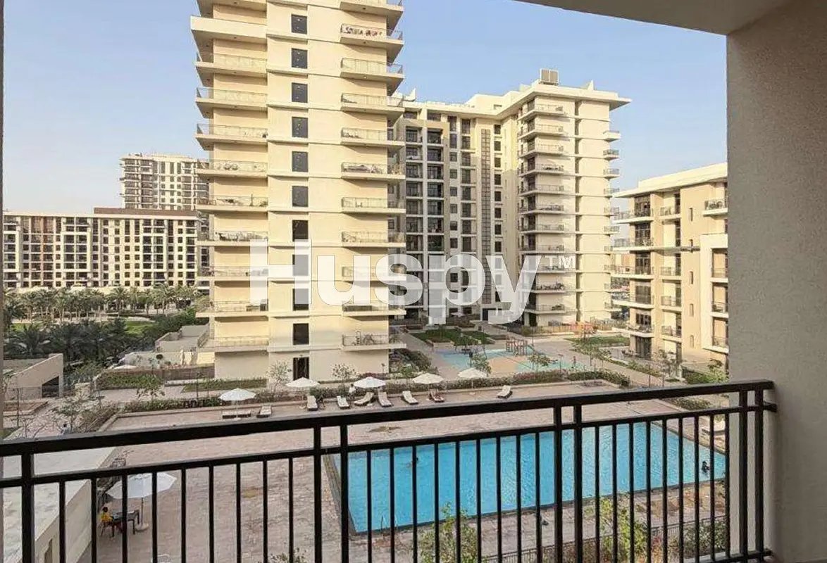 2-bedroom freehold apartment in Town Square — photo 2 of 5