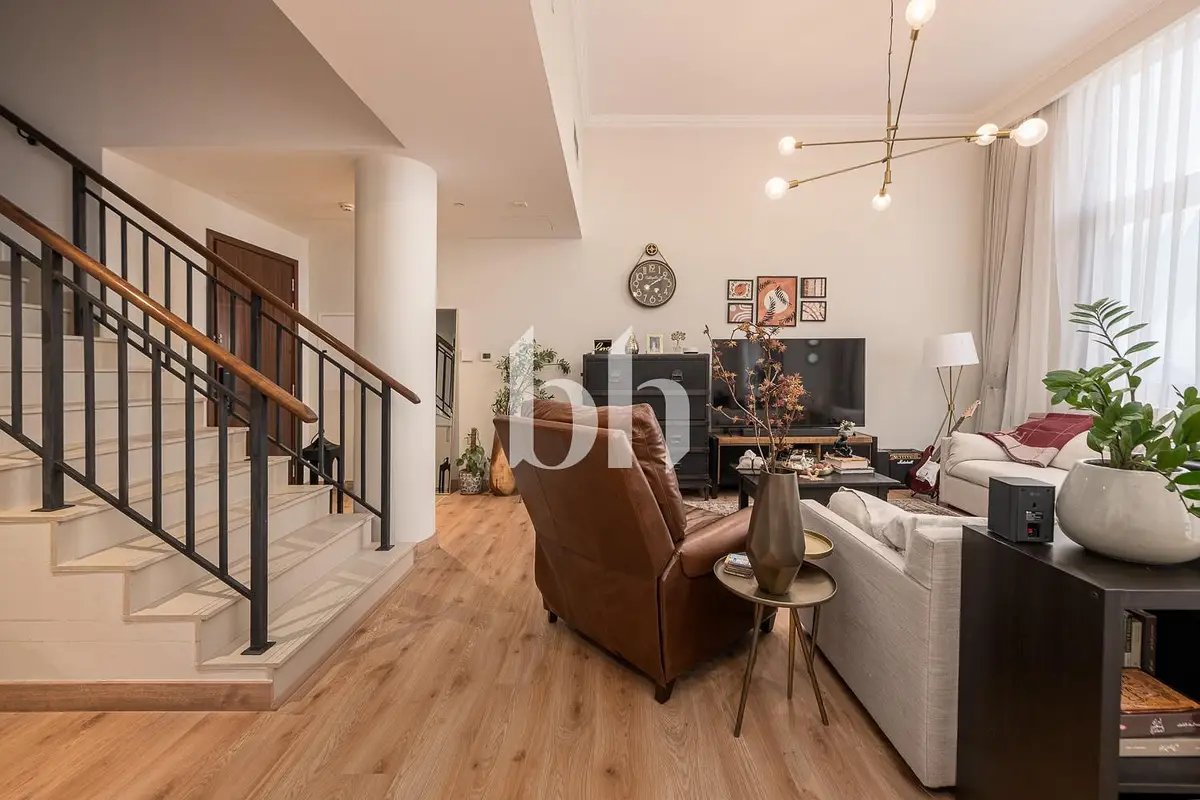 4-bedroom freehold apartment in Town Square — photo 5 of 5