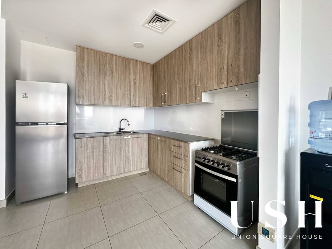 2-bedroom freehold apartment in Town Square — photo 4 of 5