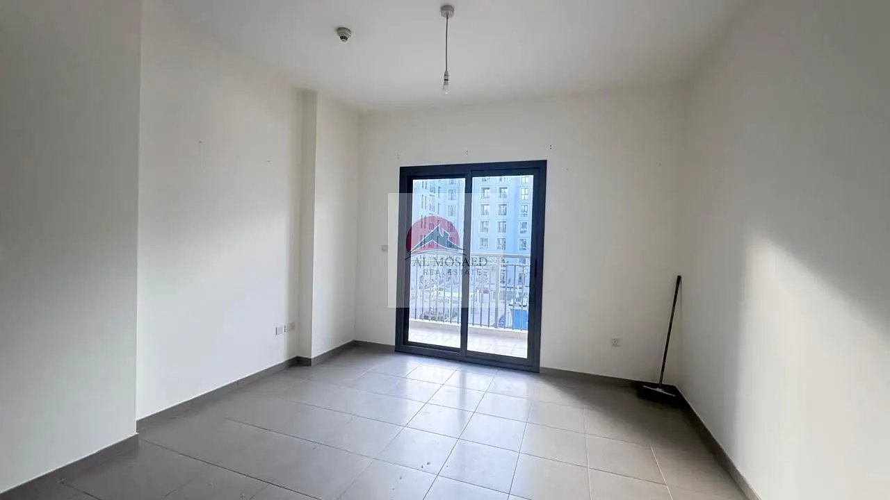 2-bedroom freehold apartment in Town Square — photo 3 of 5