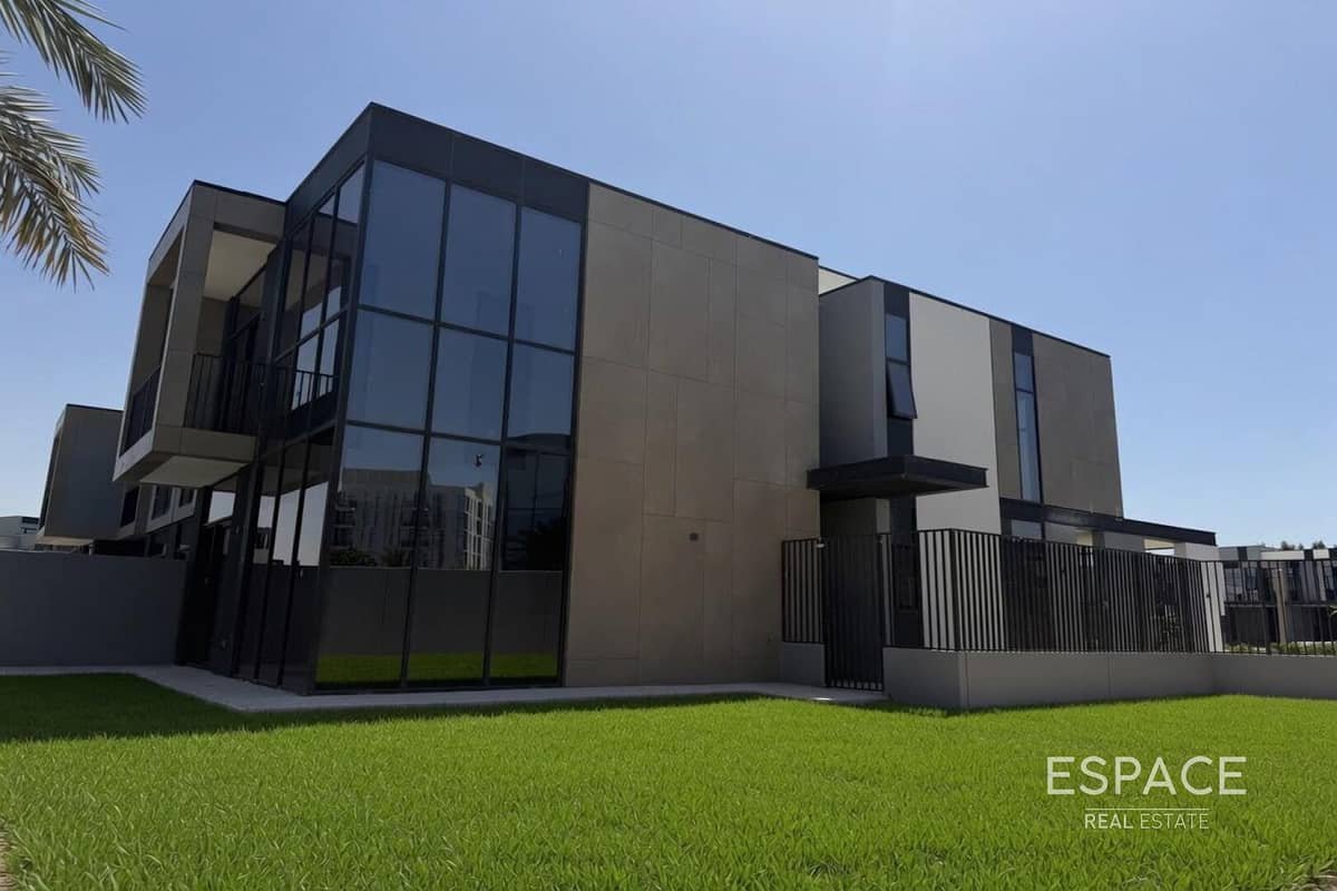 4-bedroom freehold villa in Mudon — photo 1 of 4