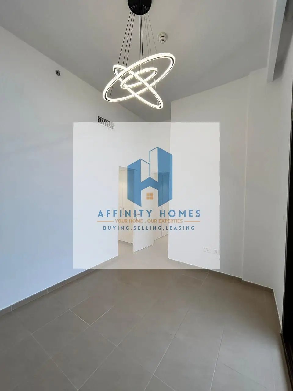 2-bedroom freehold apartment in Town Square — photo 5 of 5