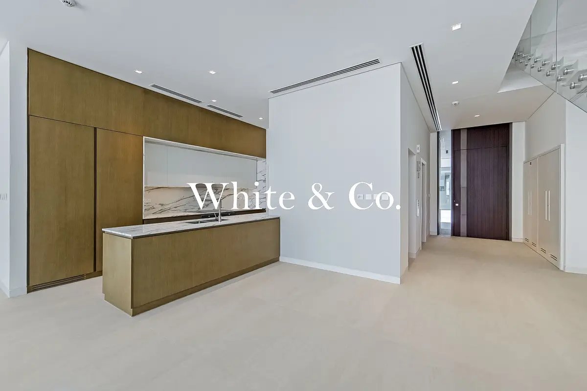 3-bedroom freehold villa in Nad Al Sheba — photo 3 of 5