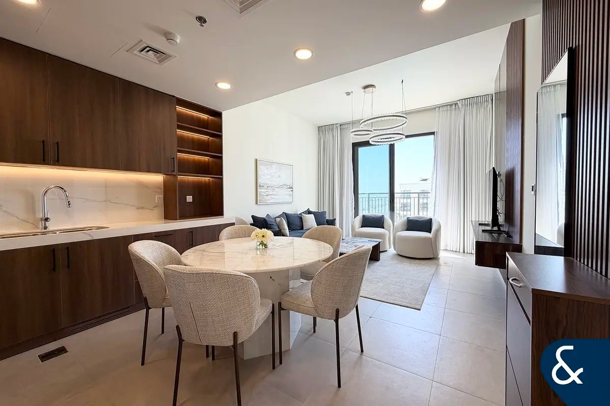 2-bedroom freehold apartment in Town Square — photo 3 of 5