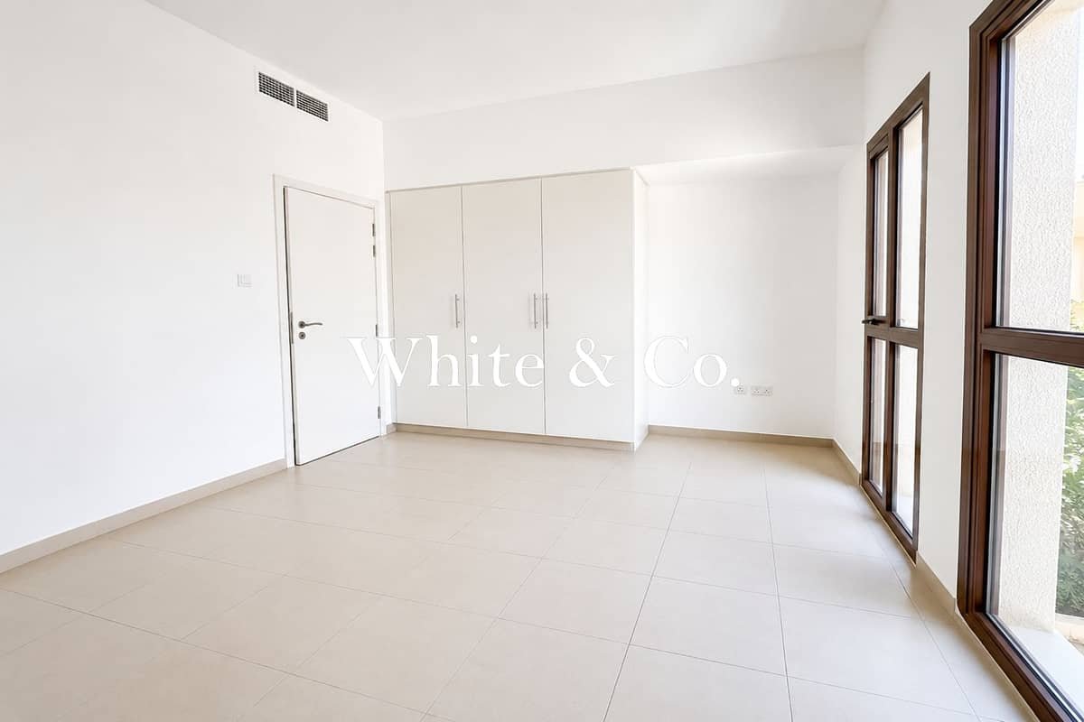 2-bedroom freehold apartment in Town Square — photo 4 of 5