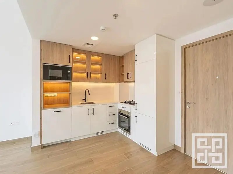 2-bedroom freehold apartment in Town Square — photo 3 of 5