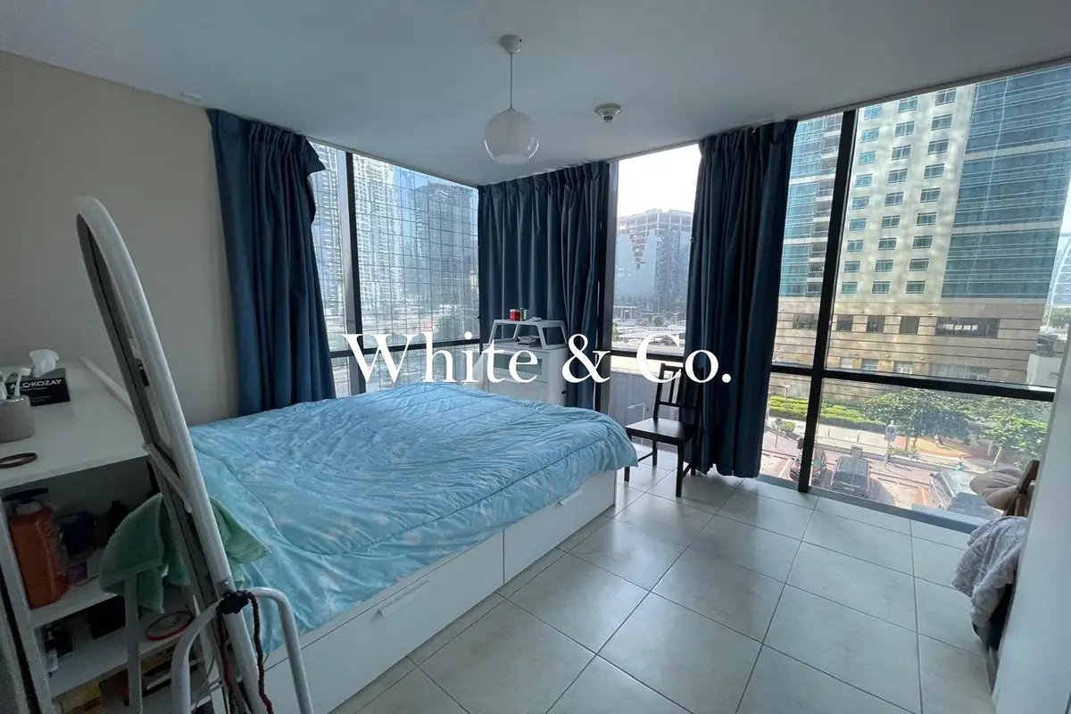 1-bedroom freehold apartment in Jumeirah Lake Towers (JLT) — photo 3 of 5