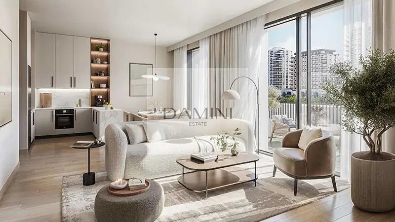 3-bedroom freehold apartment in Town Square — photo 3 of 5