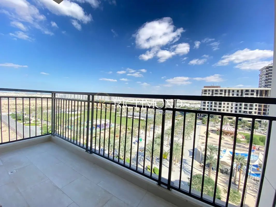 2-bedroom freehold apartment in Town Square — photo 3 of 5