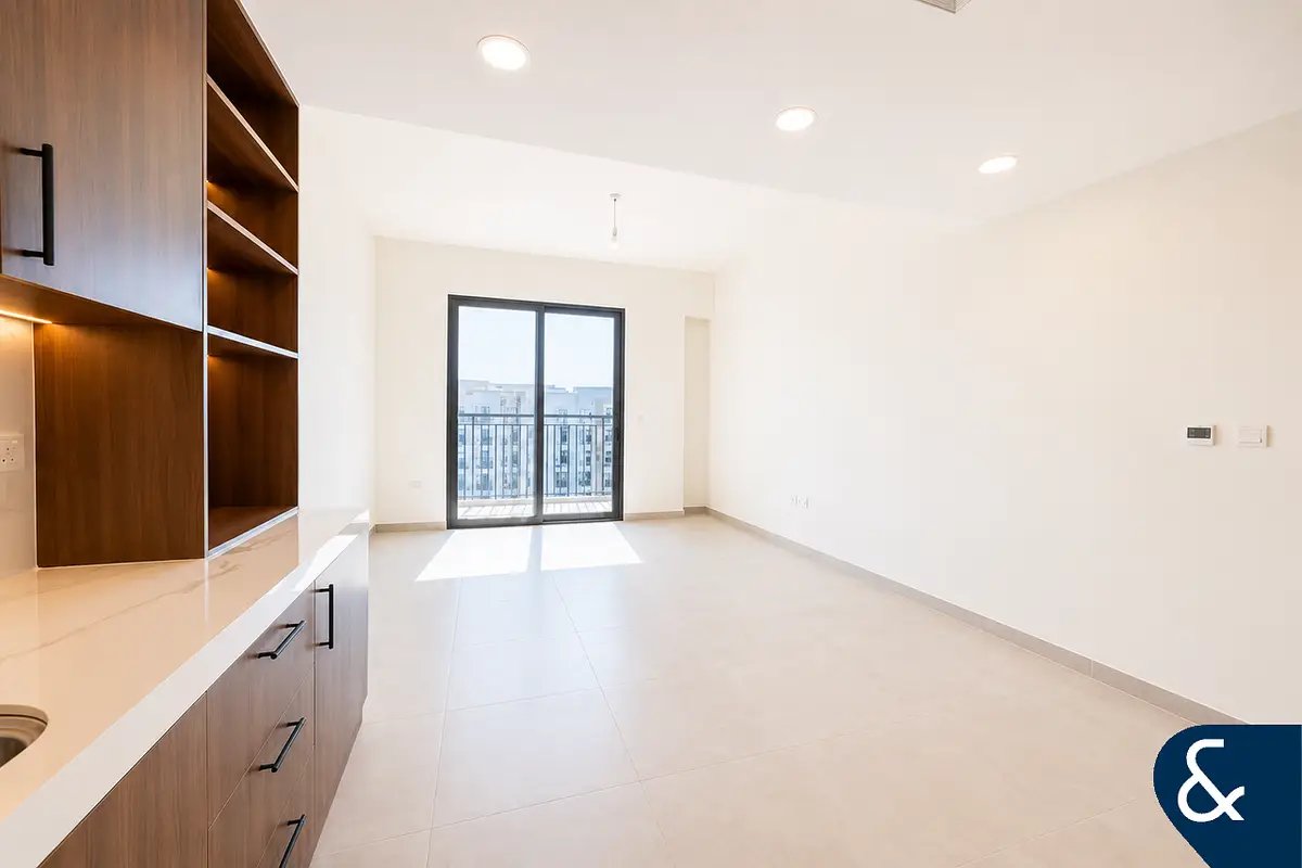 2-bedroom freehold apartment in Town Square — photo 5 of 5