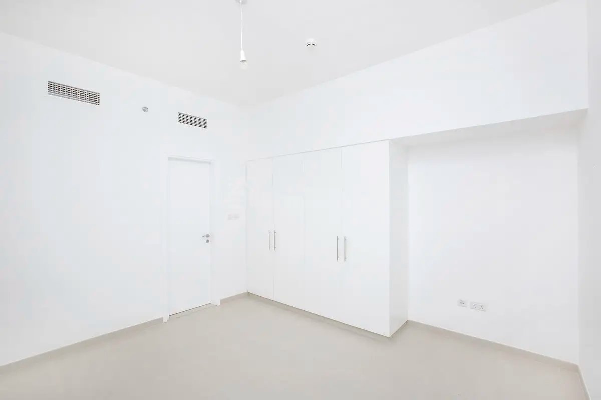 2-bedroom freehold apartment in Town Square — photo 5 of 5