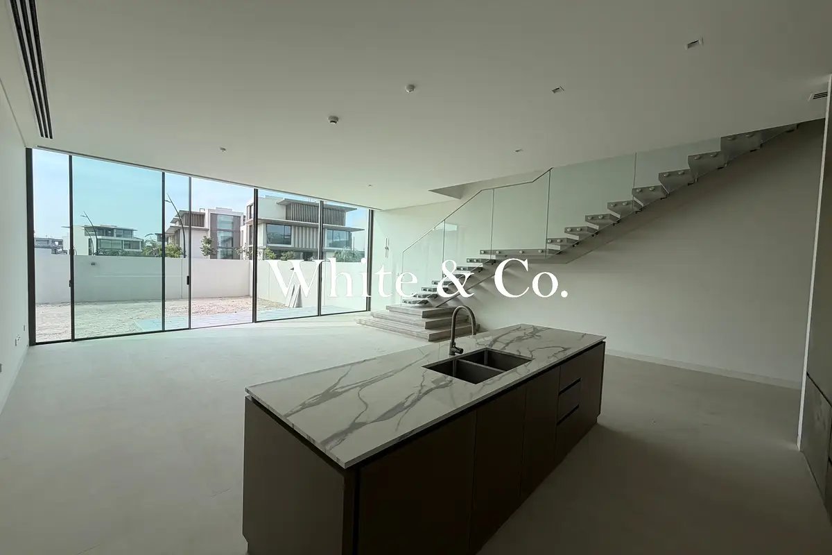 3-bedroom freehold villa in Nad Al Sheba — photo 3 of 5