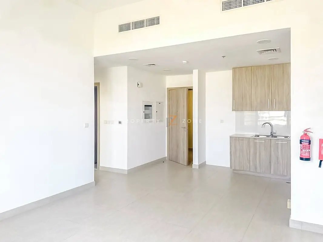 2-bedroom freehold apartment in Town Square — photo 5 of 5