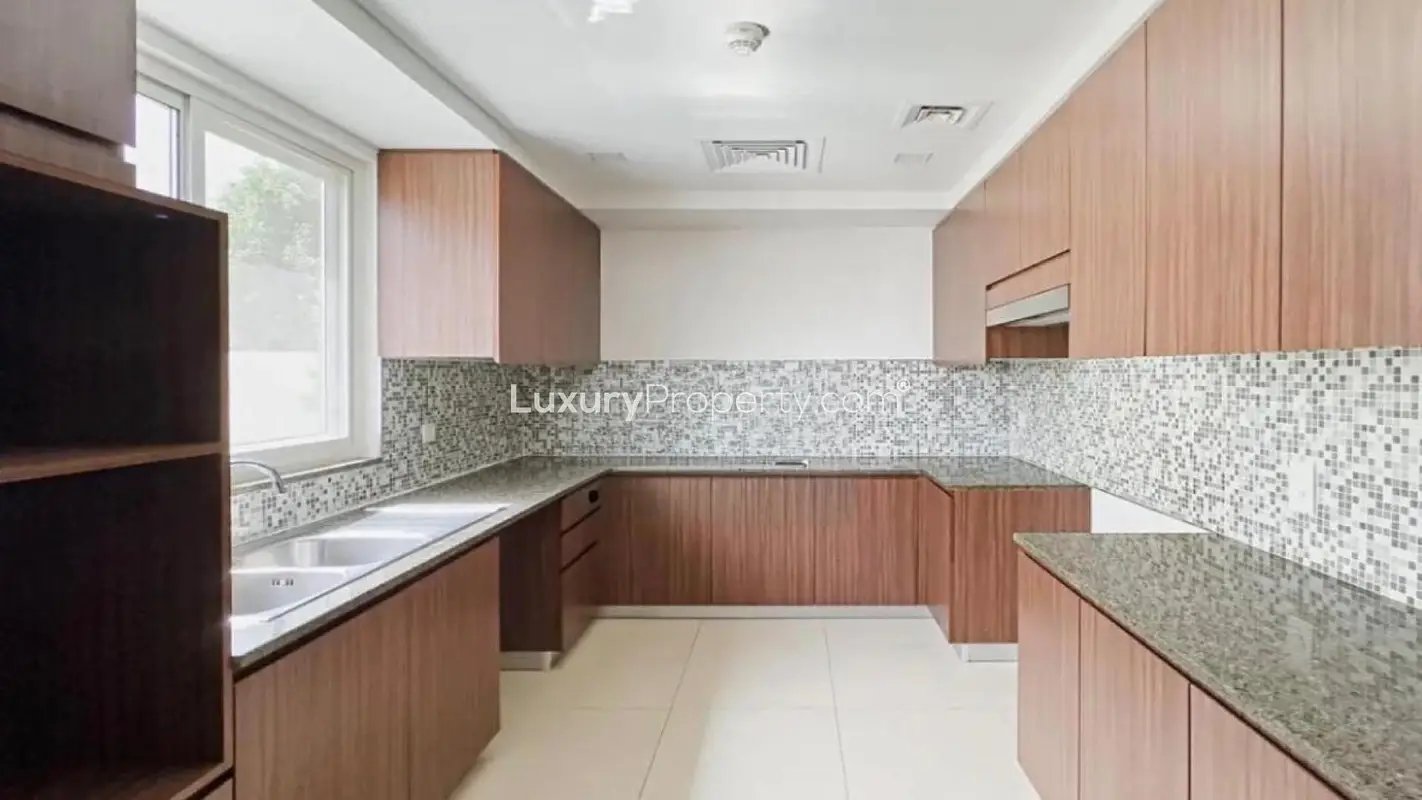 5-bedroom freehold villa in Mudon — photo 4 of 4