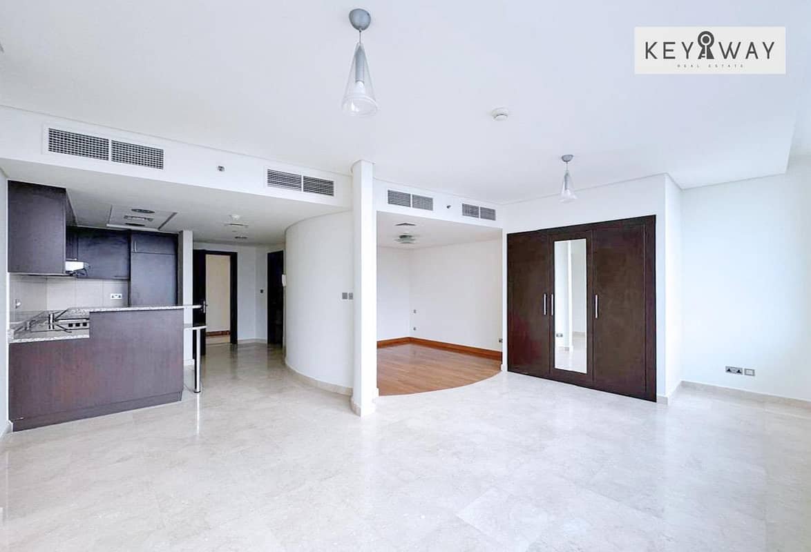 studio freehold apartment in DIFC — photo 1 of 4