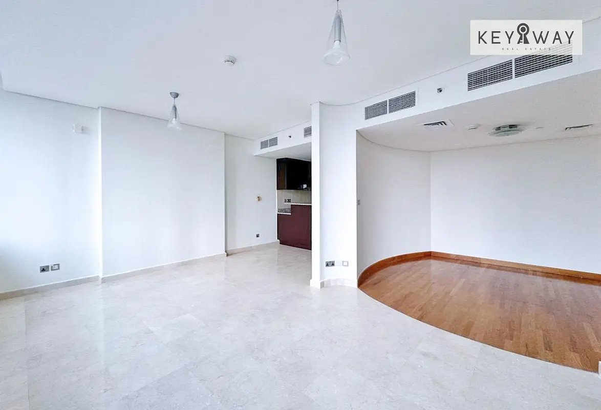studio freehold apartment in DIFC — photo 2 of 4
