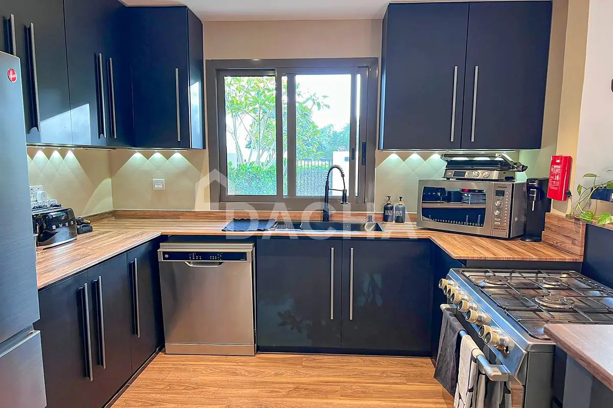 3-bedroom freehold villa in Town Square — photo 4 of 4