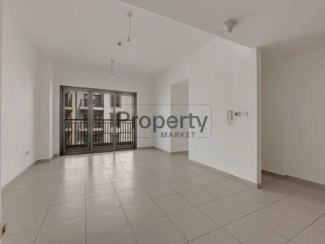 2-bedroom freehold apartment in Town Square — photo 3 of 5