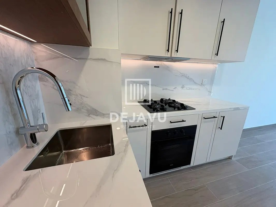 1-bedroom freehold apartment in Town Square — photo 3 of 5