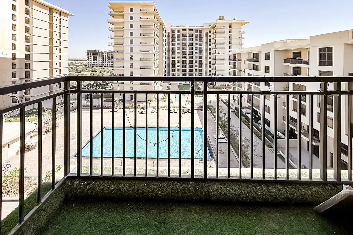1-bedroom freehold apartment in Town Square — photo 3 of 5