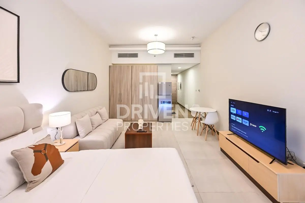 studio freehold apartment in Business Bay — photo 1 of 5