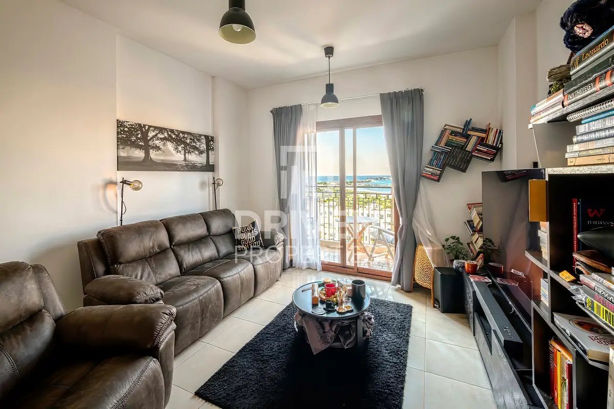 2-bedroom freehold apartment in Town Square — photo 3 of 5