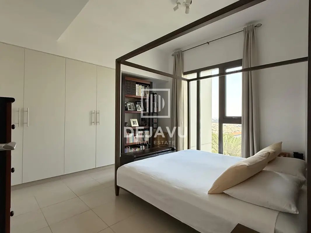 2-bedroom freehold apartment in Town Square — photo 3 of 5