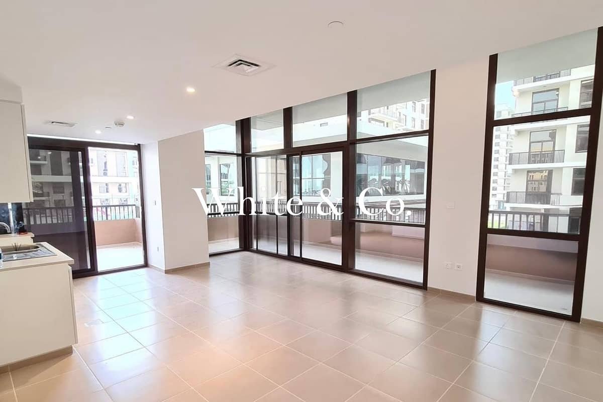 2-bedroom freehold apartment in Town Square — photo 1 of 5
