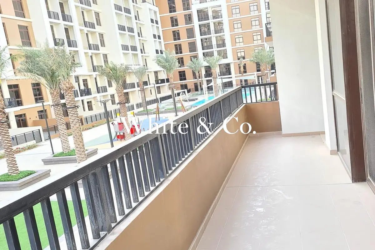2-bedroom freehold apartment in Town Square — photo 3 of 5