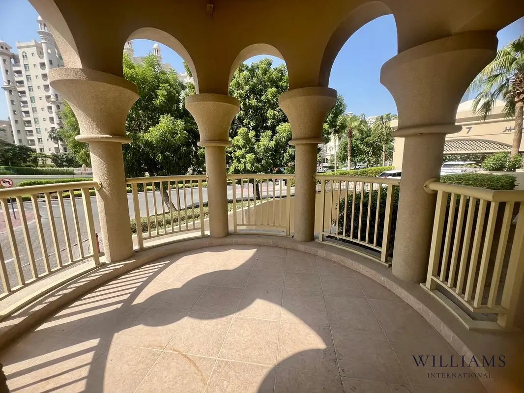 3-bedroom freehold apartment in Palm Jumeirah — photo 1 of 5