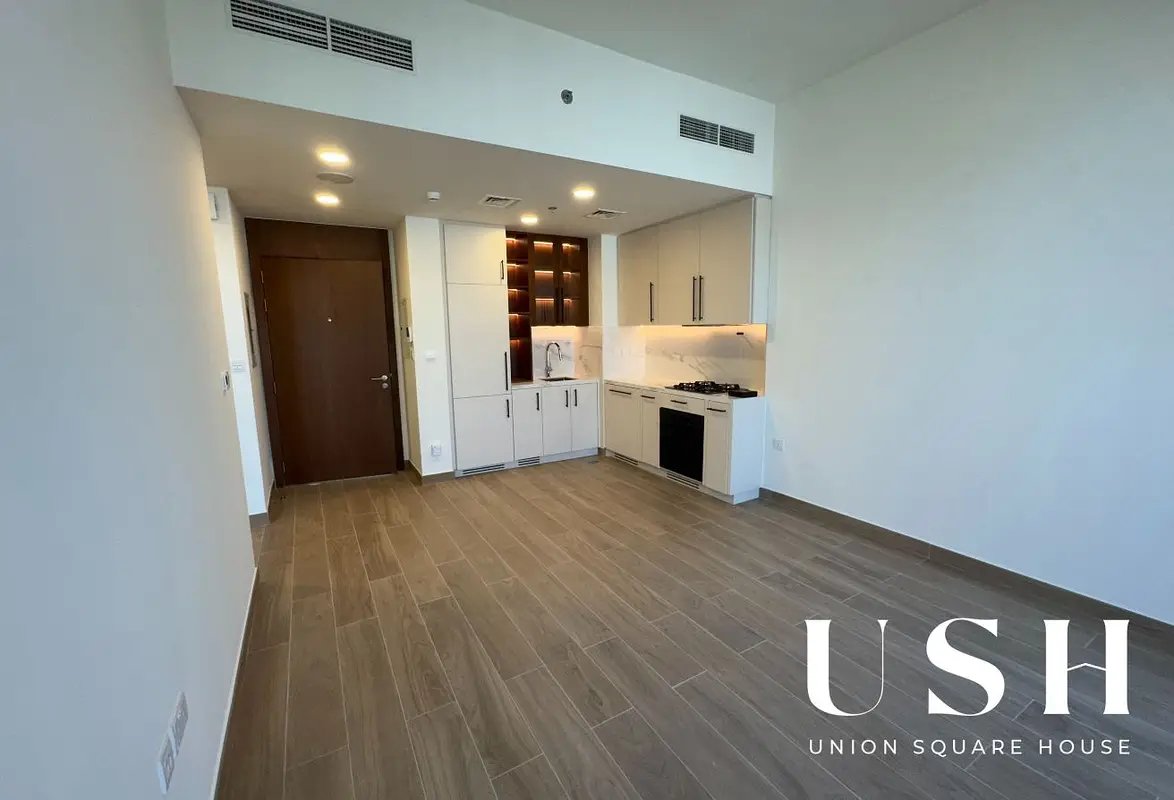 1-bedroom freehold apartment in Town Square — photo 4 of 4