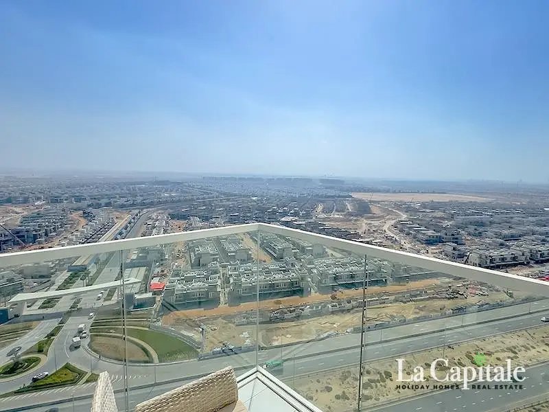 studio freehold apartment in DAMAC Hills — photo 3 of 5
