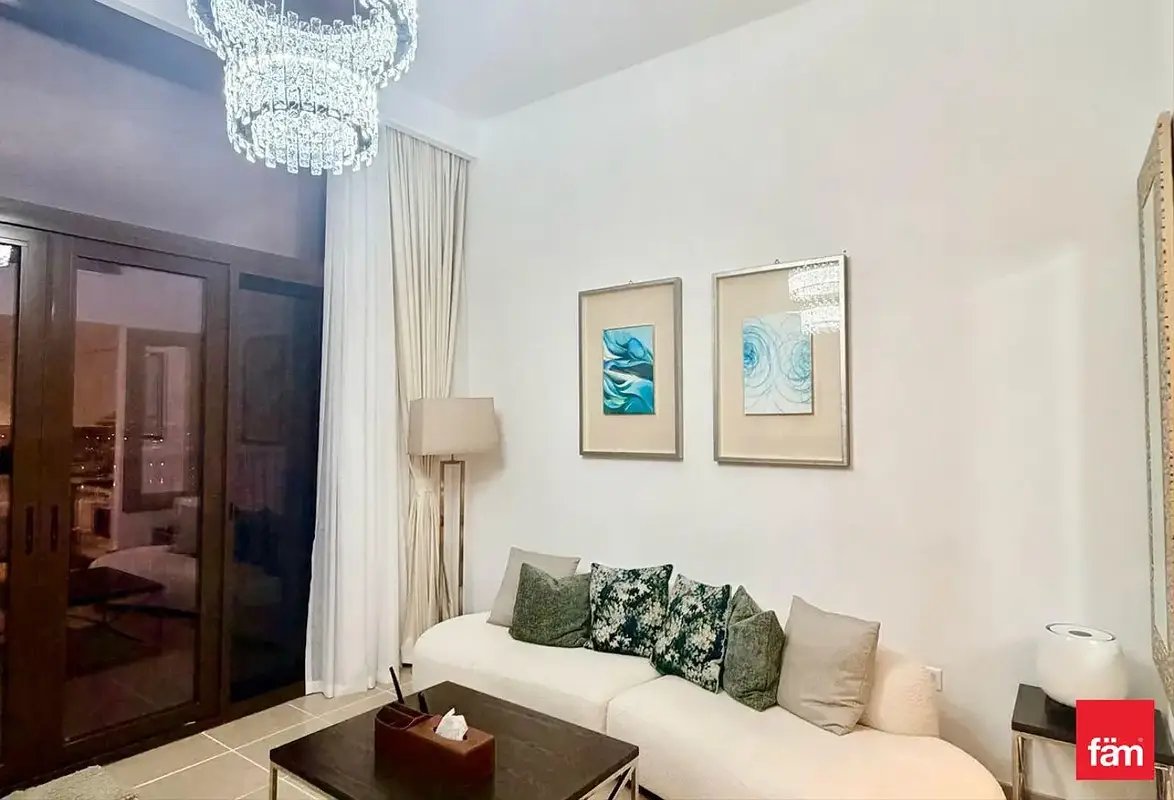 2-bedroom freehold apartment in Town Square — photo 3 of 5