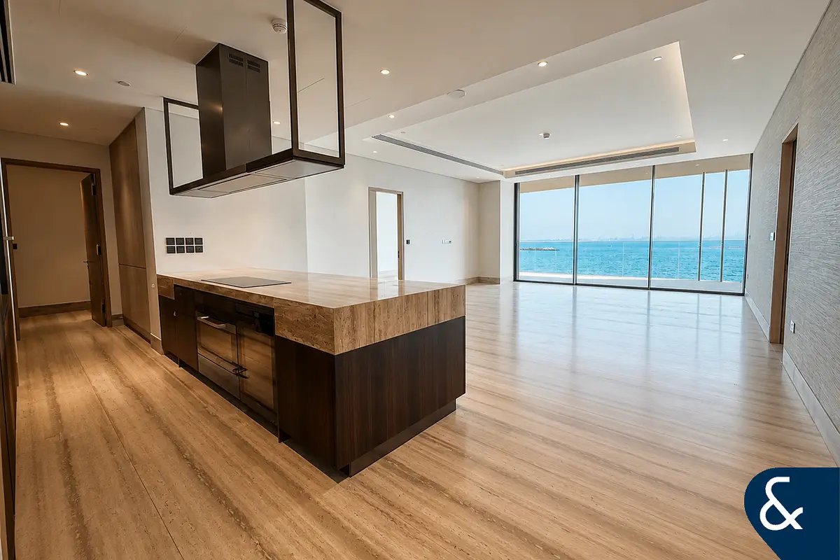 2-bedroom freehold apartment in Palm Jumeirah — photo 1 of 5