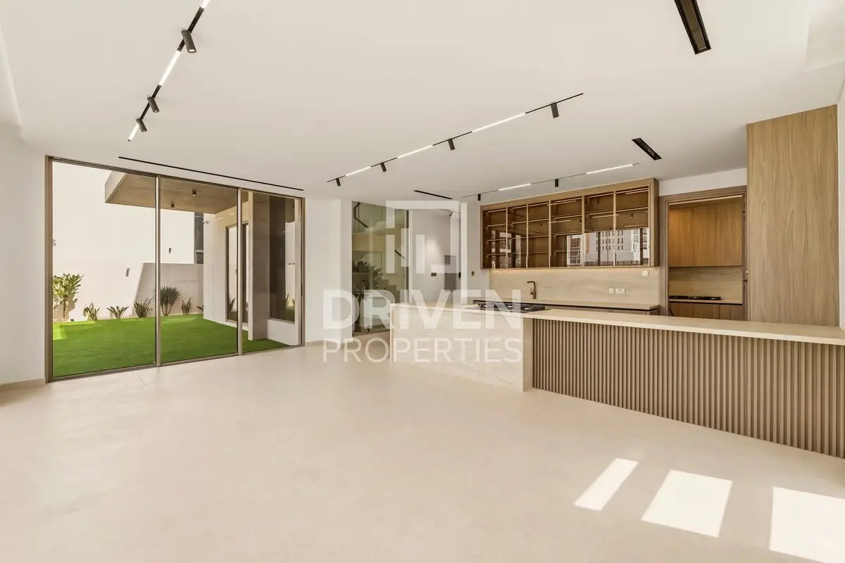 6-bedroom freehold villa in Nad Al Sheba — photo 2 of 5