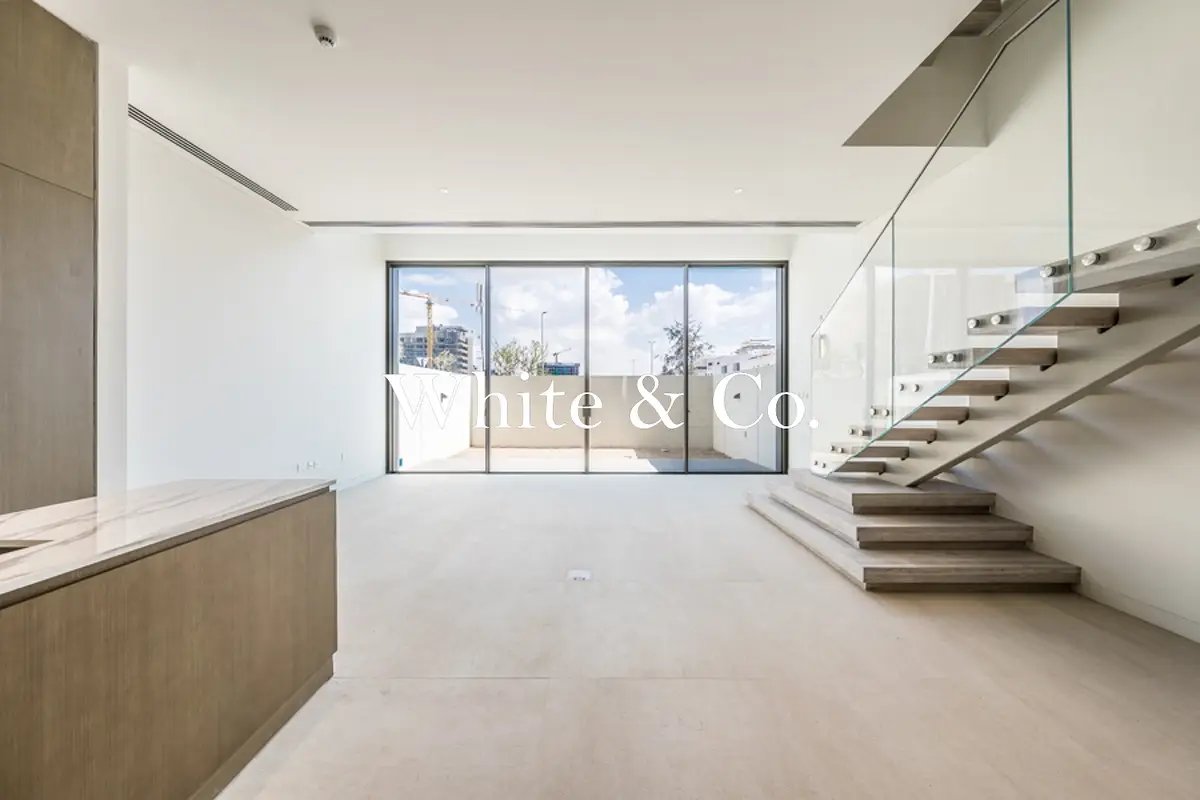 3-bedroom freehold villa in Nad Al Sheba — photo 2 of 5