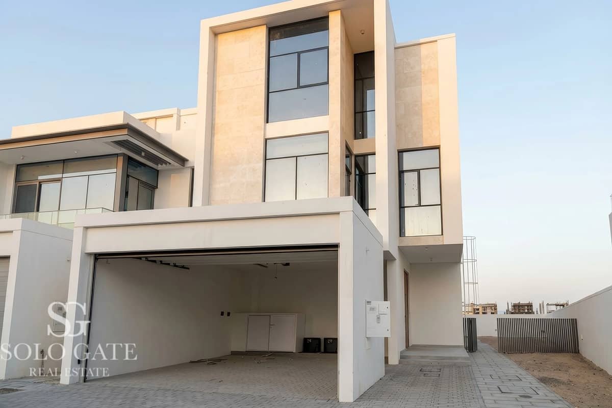 4-bedroom freehold villa in Mohammed Bin Rashid City (MBR City) — photo 1 of 4