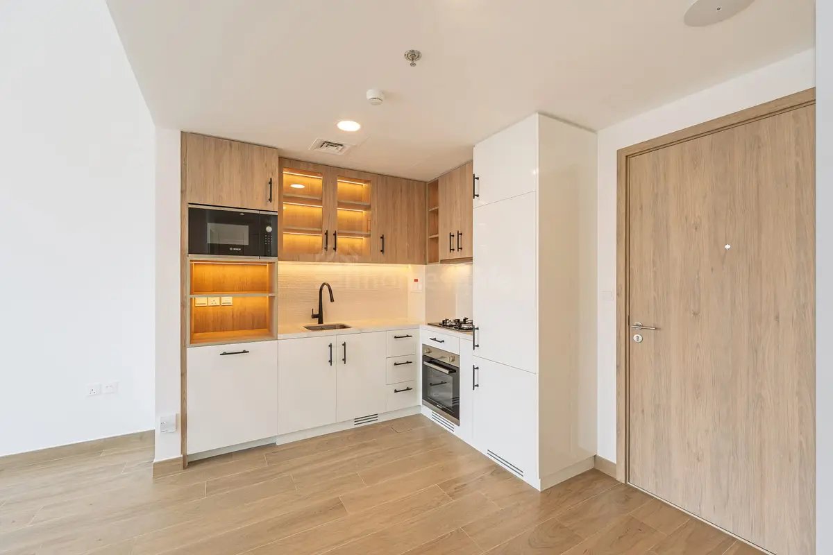 1-bedroom freehold apartment in Town Square — photo 4 of 4
