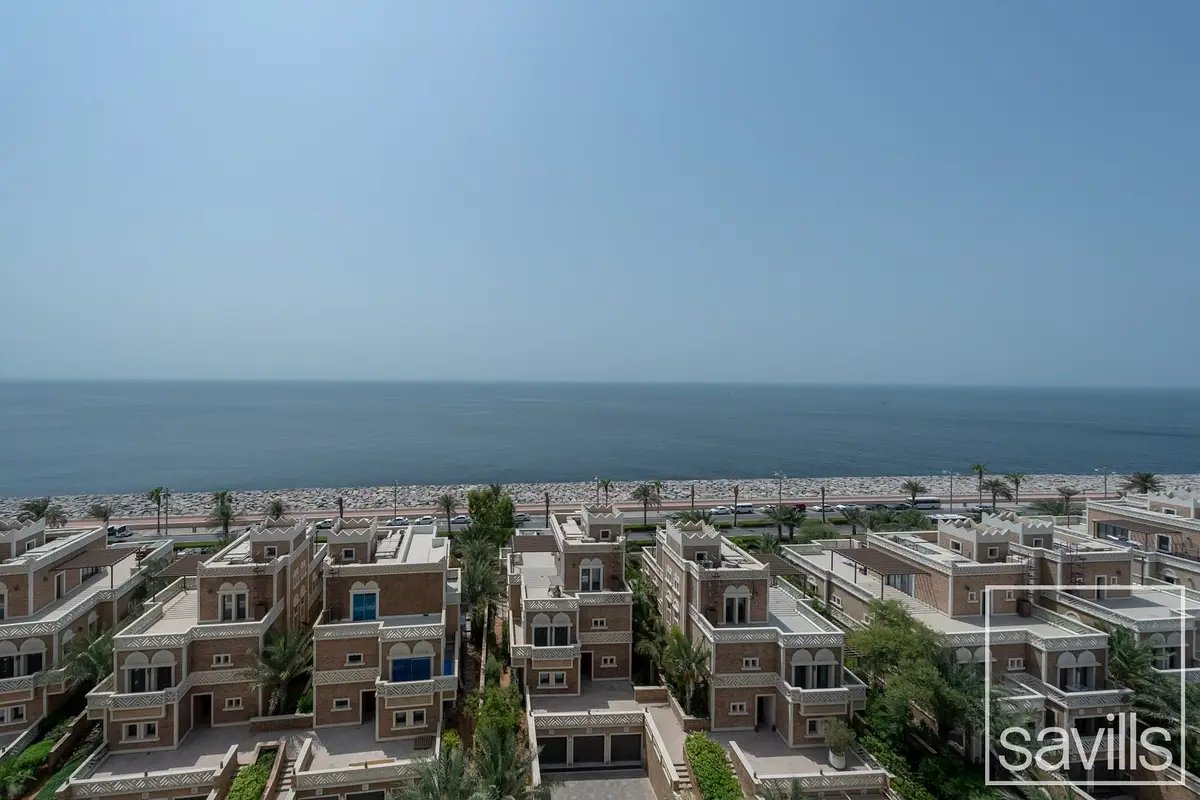 3-bedroom freehold apartment in Palm Jumeirah — photo 1 of 4