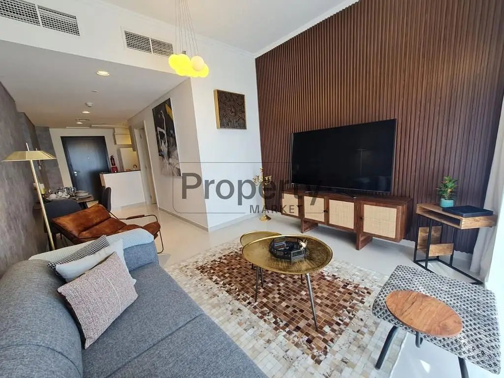 1-bedroom freehold apartment in DAMAC Hills — photo 1 of 4