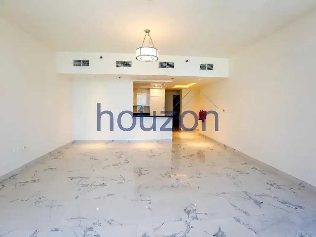 3-bedroom freehold apartment in Business Bay — photo 3 of 5