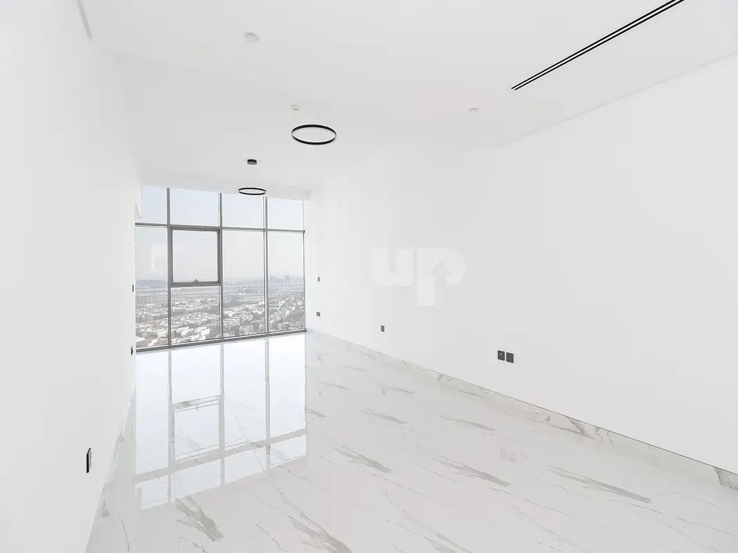 2-bedroom freehold apartment in Business Bay — photo 1 of 5