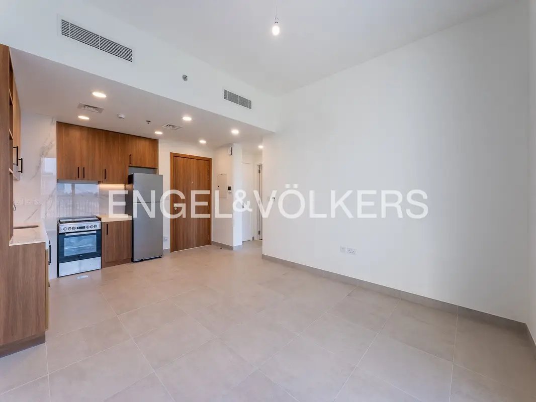 1-bedroom freehold apartment in Town Square — photo 4 of 4