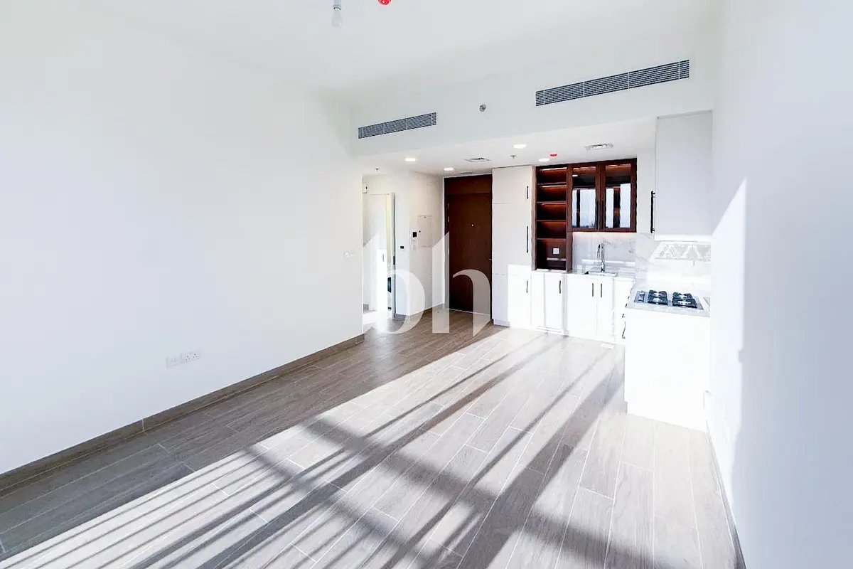 1-bedroom freehold apartment in Town Square — photo 4 of 4