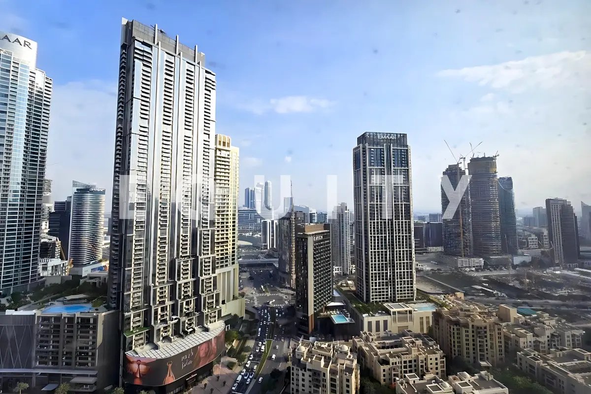 studio freehold apartment in Downtown Dubai — photo 1 of 4